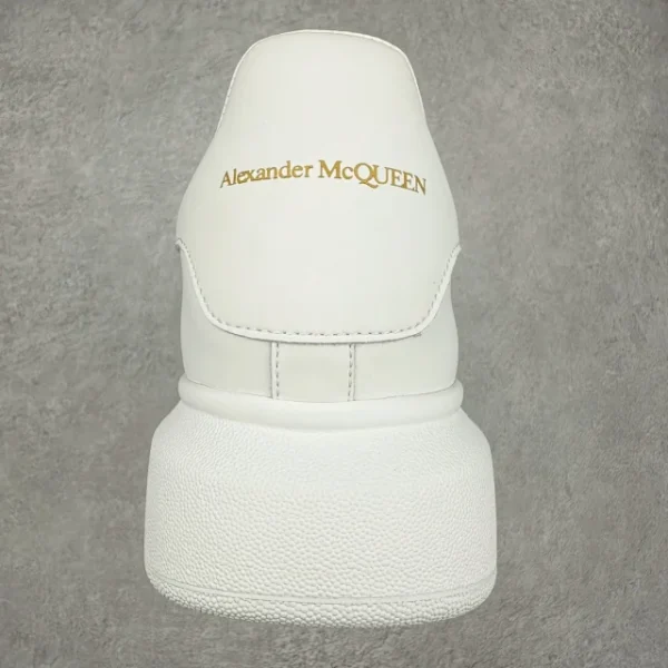 MCQUEEN – Bild 2