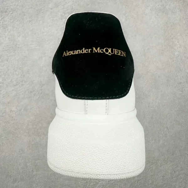 MCQUEEN – Bild 2