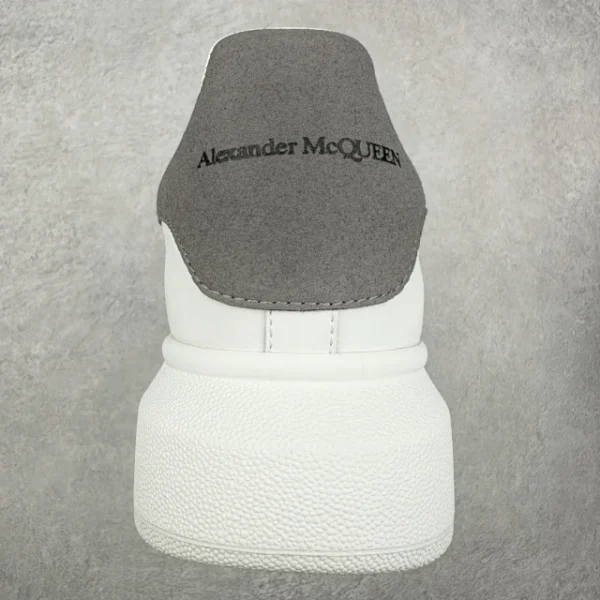 MCQUEEN – Bild 2