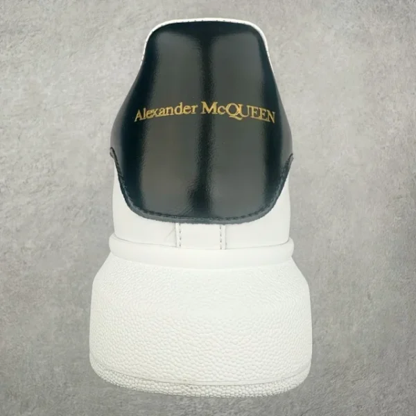 MCQUEEN – Bild 2