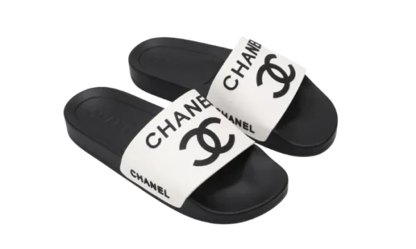 Chanel Slides – Bild 2